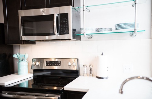 Claude Apartment | The Lofts Downtown: Studio B, Beautiful modern studio loft in downtown Claude
