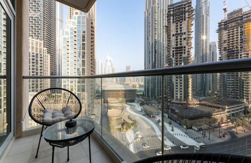 Downtown Dubai Apartment | The Lofts West, Downtown Dubai - Mint Stay
