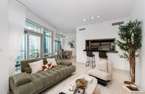 Downtown Dubai Apartment | The Lofts West, Downtown Dubai - Mint Stay