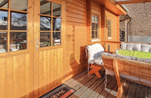 Kleinzerlang House | The log cabin-style holiday home for up to 4 people is located on the owners' approx.