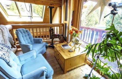 Pemberton Hotel | The Log House Inn
