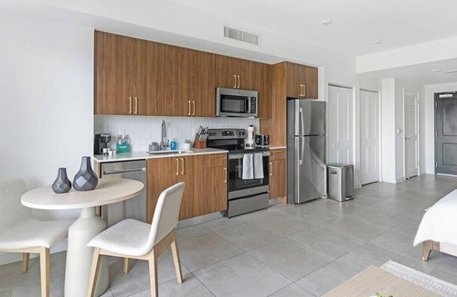 Overtown Apartment | The Logan Vibe 8687