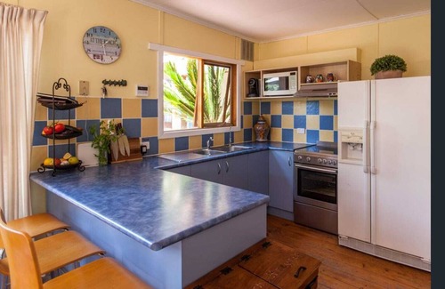 Inverloch House | The Lohr Shack - 150m to Surf beach