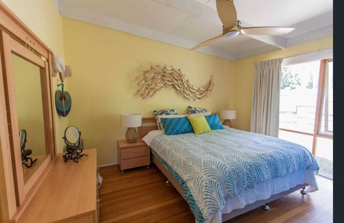 Inverloch House | The Lohr Shack - 150m to Surf beach