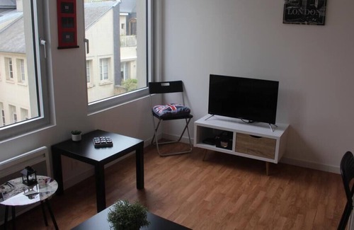 Centre Ancien Apartment | ❤️ THE LONDONIAN 🛎️ HYPER CENTER ☀️ FIBER WIFI ⛱️ JERGWELOH