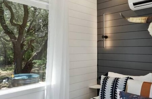 Dennis Cabin | The Lonely Bull | Luxury Shipping Container Home