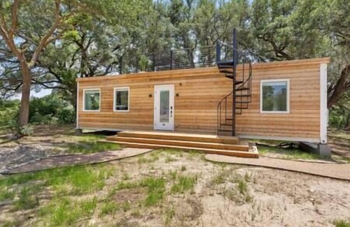 Dennis Cabin | The Lonely Bull | Luxury Shipping Container Home
