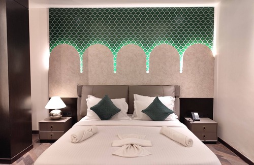 Surat Hotel | The Long D Hotel and Banquet