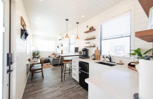 Alpine House | The Longhorn Stunning Container Home-In Alpine