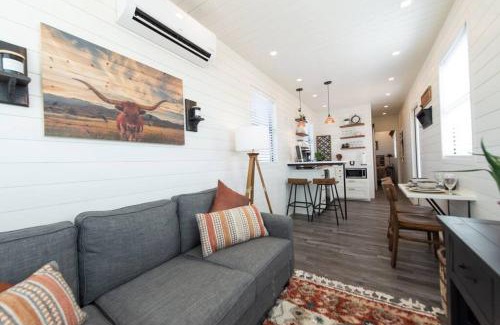 Alpine House | The Longhorn Stunning Container Home-In Alpine