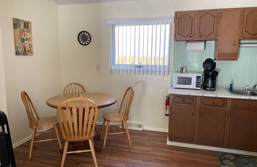 Geneva-on-the-Lake Condo | "The Look Out" unit 4; 3 bdm apartment on the Lake, private deck.