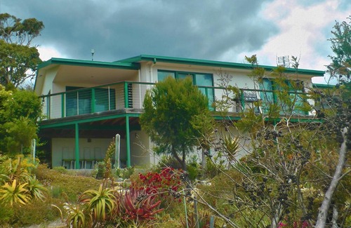 Bicheno House | 'The Lookout' at 27 Fraser Street