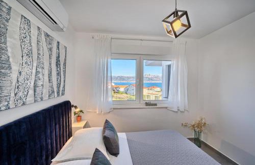 Slatine Apartment | The Lookout Liveli - Premium Sea-View Apartment