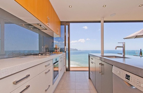 Tairua Cottage | The Lookout - Tairua Holiday Home