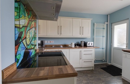 Wyke Regis Cottage | THE LOOKOUT -THE HOUSE WITH A VIEW, pet friendly in Weymouth