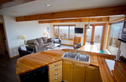 Homer Ski Chalet | The Lookout