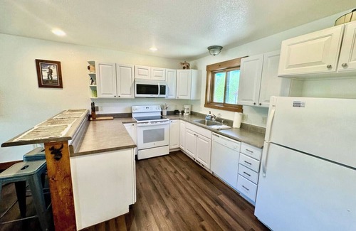Grand Lake Condo | The Loose Moose Lodge #5 at Downtown Grand Lake near RMNP Entrance