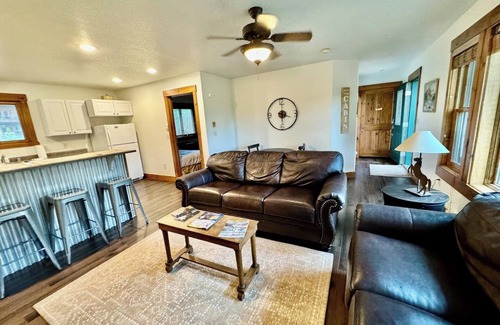 Grand Lake Condo | The Loose Moose Lodge #5 at Downtown Grand Lake near RMNP Entrance