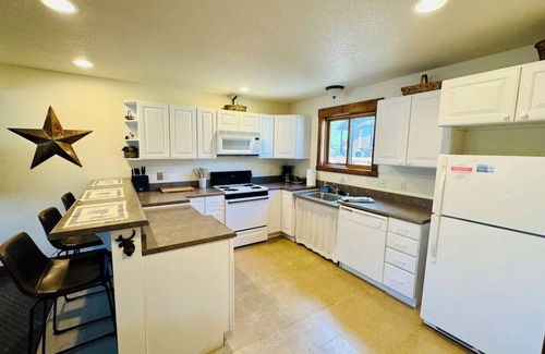 Grand Lake Apartment | The Loose Moose Lodge #7 at Downtown Grand Lake near RMNP Entrance