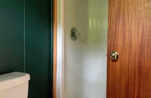 Indian Lake Hotel | The Lorca ADK Motel Room 7