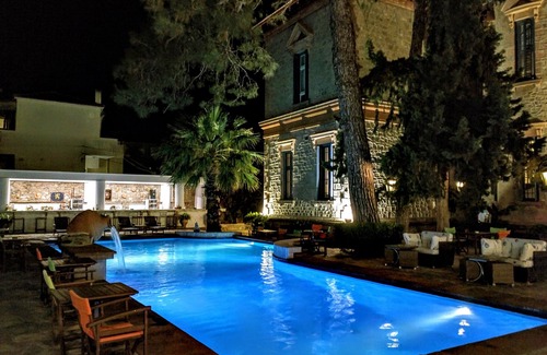Varia Apartment | The Loriet