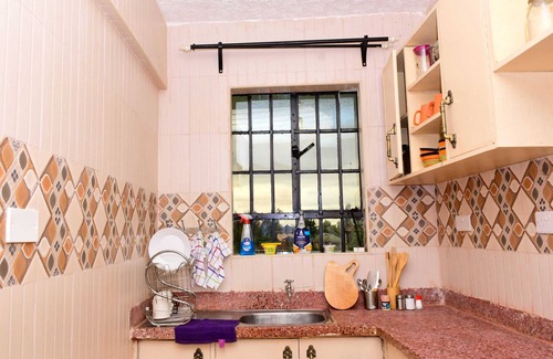 Embu Apartment | The Lotus Stay-in: Cosy one bedroom in Embu near Java Blue and KSG