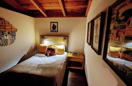 Pigeon Forge Apartment | The Lounge @ Hideaway Holler