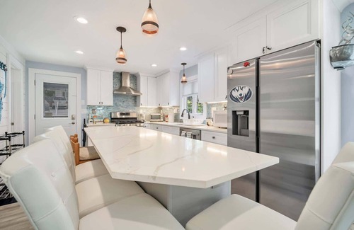 Niantic House | The Lounge House | Giants Neck Beach, Water Views and Coastal Comfort