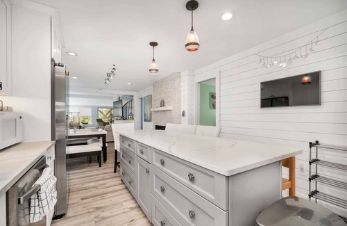 Niantic House | The Lounge House | Giants Neck Beach, Water Views and Coastal Comfort