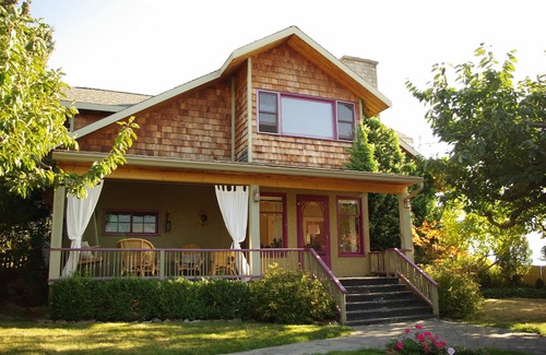 Okanagan-Similkameen House | The Loves' on Naramata Bench - Privacy, Lake Views, Wineries.