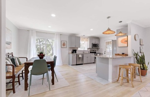 West Ashley House | The Low Tide - Marsh View, Hot Tub. Fire Pit, Great for Large Groups