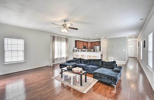 South Norfolk House | 'The Lucas:' Cheery House w/ Fenced Backyard!