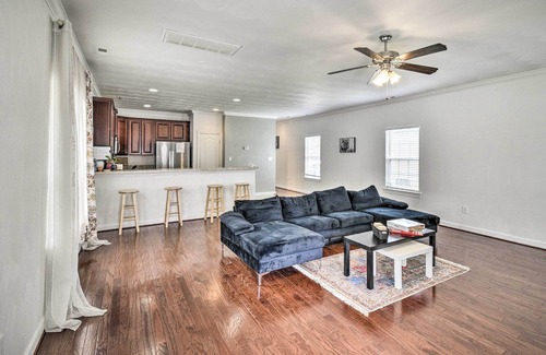 South Norfolk House | 'The Lucas:' Cheery House w/ Fenced Backyard!