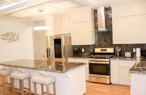 McAllen House | ✨The Lux✨in DT McAllen ✨Prime Location Close To Mcallen Airport