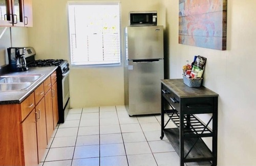 Estate La Reine Apartment | The Lux Suit Lyfe 1 Bedroom Apt with A/C