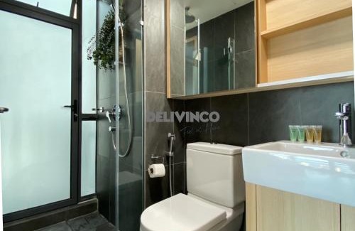 Kuala Lumpur City Centre Apartment | The Luxe - KLCC View - 3 pax Balcony at 41 floor