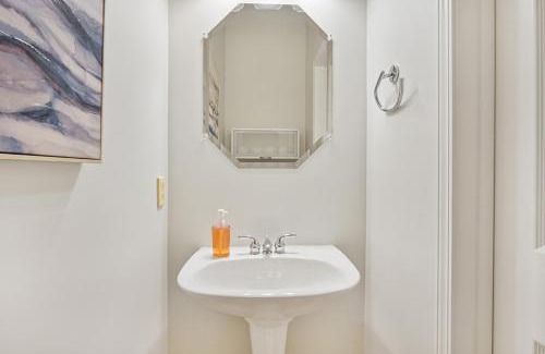 South Downtown House | The Luxe on 16th Steps to Atlantic Station