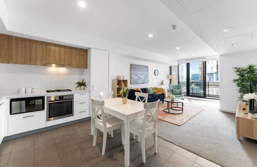 Adelaide Central Business District Apartment | The Luxury/City Central/Pool/Gym/Parking/WiFi