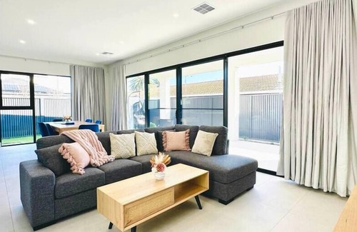 West Beach House | The Luxury Living - West Beach - Perfect Vacation