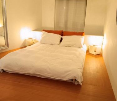 Jumet Apartment | The Luxury White Suite
