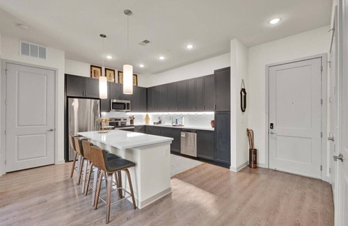 Prospect Apartment | The Lyric 185 - Norton Commons