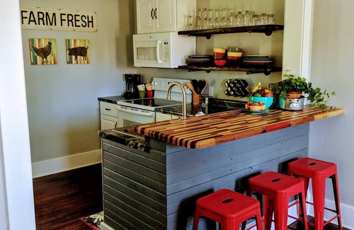 Inavale House | The M Guest House in Red Cloud - Cute & Charming