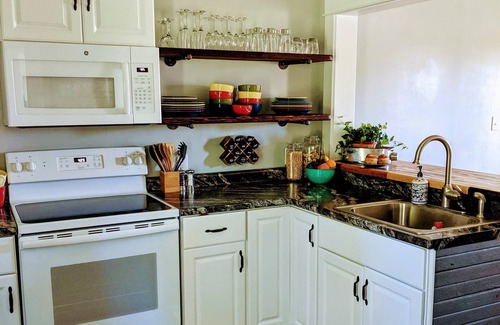 Inavale House | The M Guest House in Red Cloud - Cute & Charming