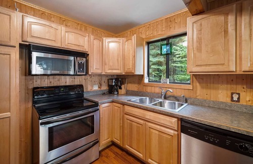 Mackinaw City Cottage | The Mackinaw House on Lake Huron