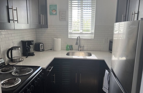 Hollywood South Central Beach Apartment | The Madison 7 - Lovely & Comfy 1 Bedroom Apt - Steps to the Beach