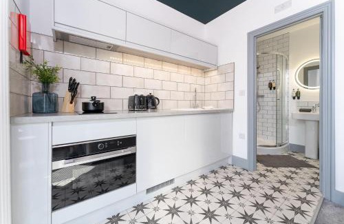 Southampton Apartment | The Madison - Premium Self Check-In Studios & Apartments