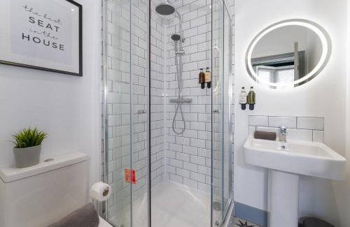 Southampton Apartment | The Madison - Premium Self Check-In Studios & Apartments