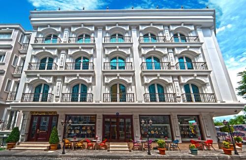 Sultanahmet Hotel | The Magnaura Palace Hotel