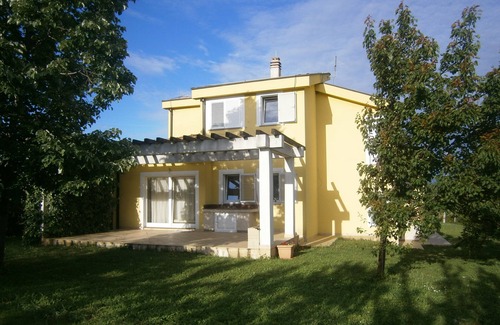 Blizanci Villa | The magnificent VILLA IVANKA with a beautiful garden and orchard