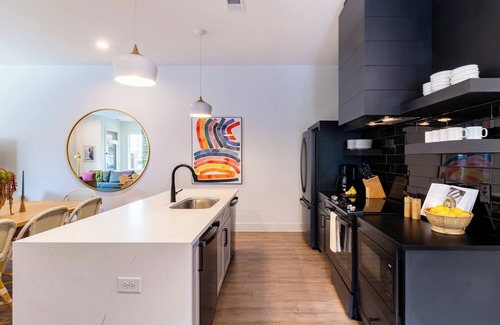 Germantown Apartment | The Magnolia #2 by AvantStay | Germantown, Balcony